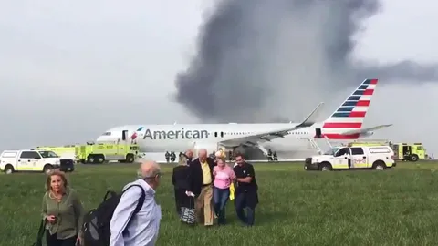 ระทึก! เครื่องยนต์บิน ‘อเมริกันแอร์ฯ’ ไฟลุกขณะเทคออฟ เจ็บ 20 คน