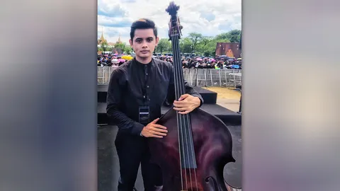 'โบ๊ท' เชื่อพระบารมีในหลวง รัชกาลที่๙ เปลี่ยนแดดให้ร่มขณะบรรเลงเพลง สรรเสริญฯ