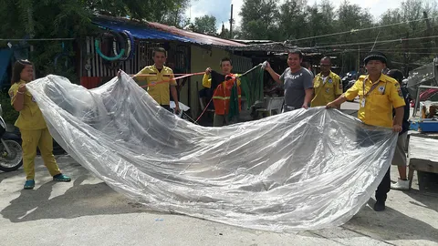 ตื่นเครื่องร่อนตกทะเลชลบุรี! ที่แท้โคมลอยทำจากพลาสติก