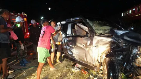 กระบะข้ามจุดตัด-ไร้ไม้กั้น ถูกรถไฟชน ตาย 1 เจ็บ 1 ที่สุราษฎร์ฯ