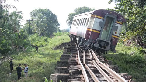 ขบวนรถไฟซ่อมบำรุง ตกรางที่ยะลา ไร้เจ็บ เส้นทางไปรามัน-รือเสาะ ชะงัก