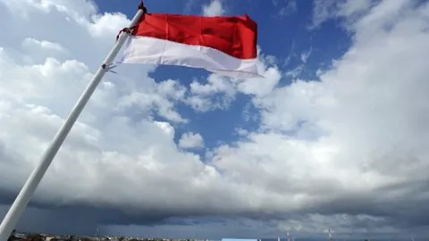 สลด! เรือเร็วขนผู้อพยพล่มนอกชายฝั่งอินโดนีเซีย ดับ 18 ศพ