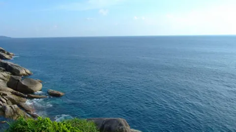 ร.ล.ภูเก็ต ออกช่วยเหลือ นทท.รัสเซีย จมน้ำเกาะสอง 3 วัน ยังไร้ร่องรอย