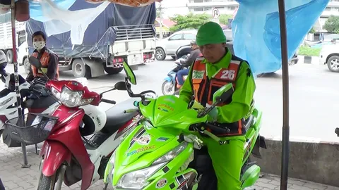 ลุงวินจยย. มนุษย์เขียว รับ-ส่ง คนชราฟรี ยึดถือทำดี ตามคำสอนในหลวง ร.9