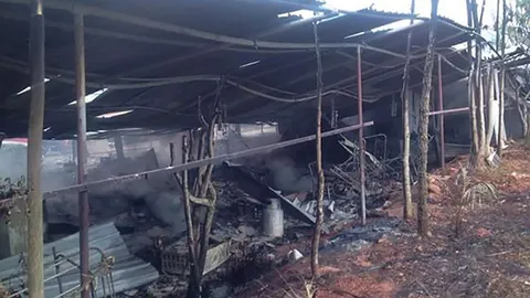 ไฟไหม้สำนักแม่ชีอมรีรักษ์ที่พุนพิน ปะทุจากห้องทำงาน เผาปิกอัพวอด      