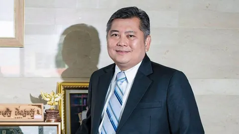 จัดทุนการศึกษาอุ้มลูกชาวนา