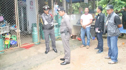 ฆ่าโหดยกครัว 3 ศพ! จอบฟันหัว มีดกระหน่ำแทงซ้ำทั้งพ่อแม่ลูกน้อย 2 ขวบ