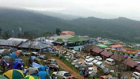 นทท.กางเต็นท์นอนสัมผัสลมหนาวระลอกแรก ยอดดอยภูทับเบิก