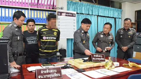 ตร.รวบพ่อค้าไก่ทอดผันตัวส่งยา ได้ยาไอซ์เกือบ9ขีด ยาบ้ากว่าแสนเม็ด