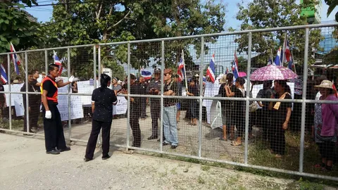 ชาวป่าซางฮือขับไล่บริษัทผลิตพลาสติก หวั่นนำมลพิษมาสู่หมู่บ้าน