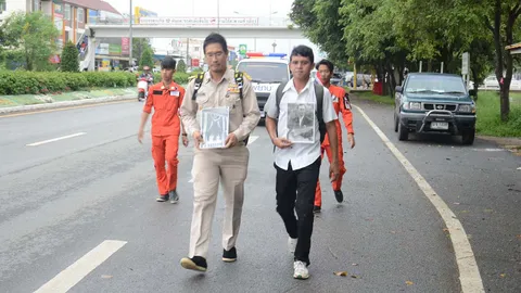 สท.ทับยา แต่งชุดข้าราชการเดินเท้าจากสิงห์บุรี สักการะพระบรมศพ