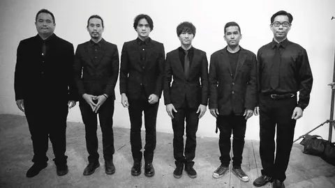 ต้า พาราด็อกซ์ แต่ง 'เสด็จประทับอยู่' เพลงอบอุ่นแห่งความคิดถึงในหลวง ร.9