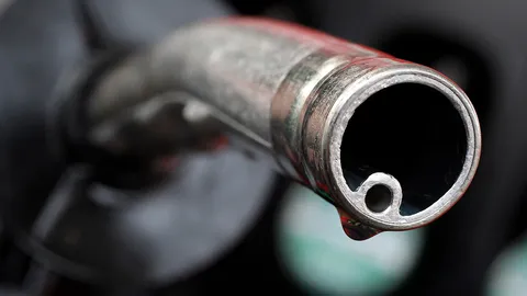  ปตท.-บางจาก ลดราคาน้ำมัน เว้นอี85 ลง 20 สต.-คลังขึ้นภาษีเบนซิน-ดีเซล