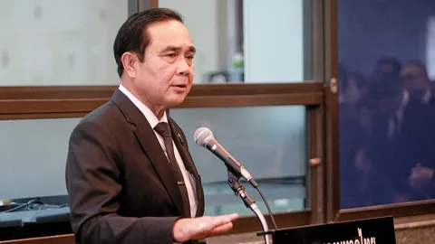 'บิ๊กตู่' ยันไม่ทอดทิ้งชาวไร่-ชาวนา ลั่นขอ 5 ปี แก้ปัญหาดีขึ้น