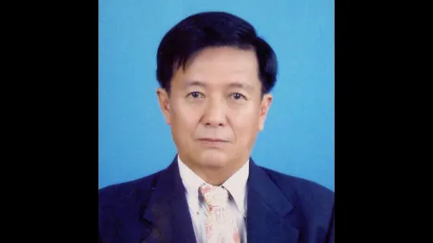 สลด! เก๋งผู้สื่อข่าวหนังสือพิมพ์ดัง จ.สิงห์บุรี ชนรถสิบล้อ ดับ