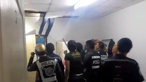 ทะลวงเพดานจับ หนุ่มหนองบัวลำภู เมาหื่น บุกห้องไล่ปล้ำสาวเวียดนาม 