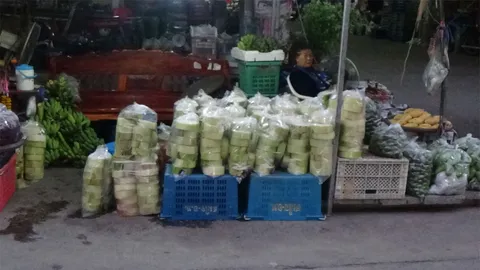 ลอยกระทง 59 ส่อเหงา ใบตอง หยวกกล้วย ขายฝืดทั้งที่ราคาถูก