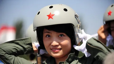 เศร้า! นักบินหญิงบินขับไล่ ‘เจ-10’ คนแรกของจีน เสียชีวิตขณะฝึกบิน