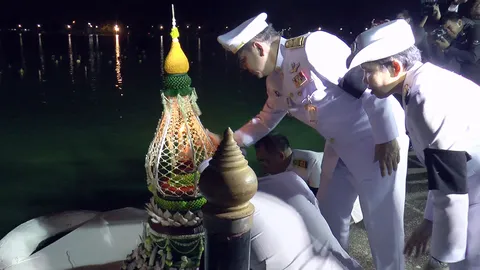 ปชช.ทั่วอีสานสืบสานประเพณีลอยกระทง งดรื่นเริง แสดงความอาลัยในหลวง ร.9