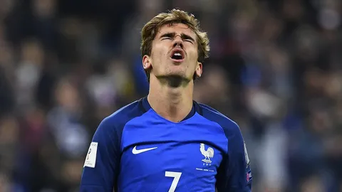 ไม่มีใครแทนได้! ‘เดชองส์’ ปัดเรียกแข้งเสริมแทน 'กรีซมันน์'