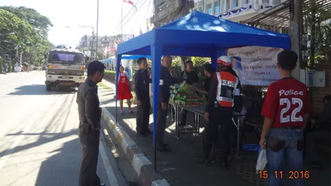 ตร.เชียงแสน ตั้งเต็นท์ช่วยชาวนาขายข้าว ปชช.แห่ซื้อเกลี้ยงใน 1 ชม.