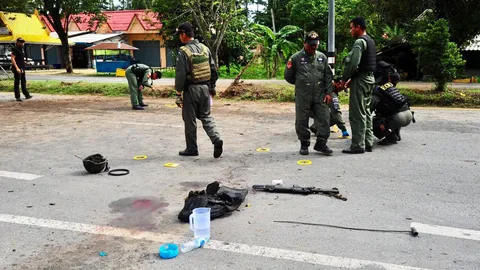 ถล่มคาร์บอมบ์สนั่น ไฟลุกท่วม-เจ็บ5ราย