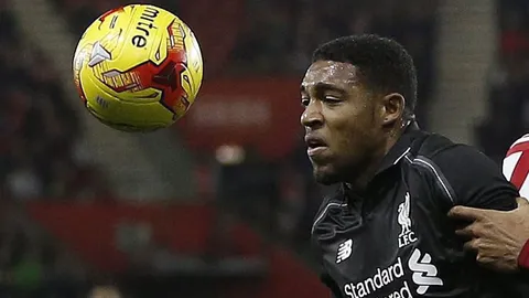 ‘ไอบ์’ ซวยจัด! โดนโจรดักปล้นนาฬิกาหรูระหว่างกลับบ้าน