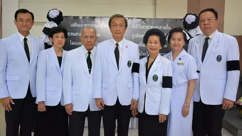 ศิริราช จัดพิธีกล่าวปฏิญาณแสดงความจงรักภักดี น้อมรำลึก 'ในหลวง ร.9'