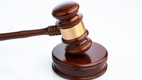 ศาลอุบลฯ ยกฟ้องคดี ผกก.ฟ้อง ปค.บุกจับโอเกะค้ากามชายแดนไทย-ลาว โขงเจียม