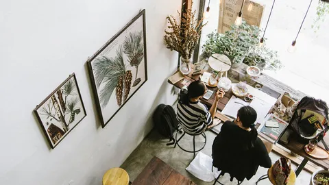 REC. Vinyl & Café ร้านกาแฟที่มีแผ่นเสียง