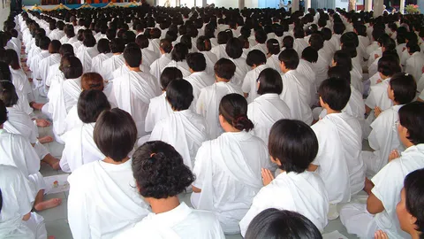 ขอให้อย่าหยุดโครงการ “หมู่บ้านศีล 5”