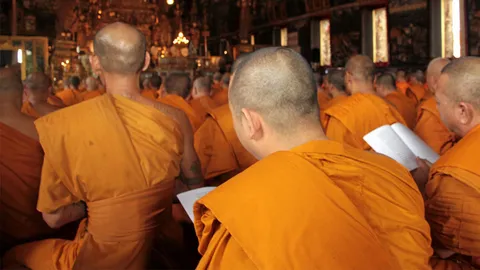 วัดพระราม9คิวล้น ชายไทยบวชเพื่อเป็นพระราชกุศล ถวายแด่ในหลวง ร.9