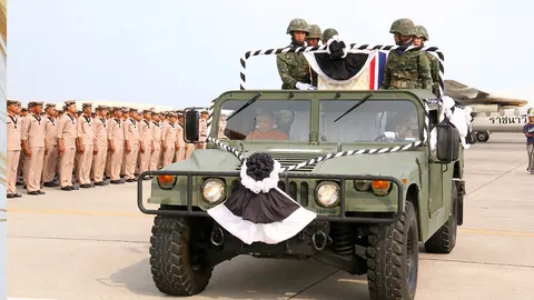 กองทัพเรือ รับศพสมเกียรติ 'พ.จ.อ.ธีระพงษ์' พลีชีพชายแดนใต้