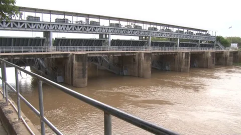 ฝายวังยางกาฬสินธุ์ ยังปล่อยน้ำออกวันละ 40 ล้าน ลบ.ม. 