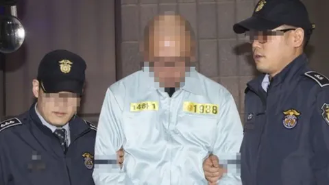 ตร.โสมใต้รวบผกก.มิวสิควิดีโอเคป็อป เอี่ยวคดีคอร์รัปชั่นเพื่อนปธน.ปาร์ก