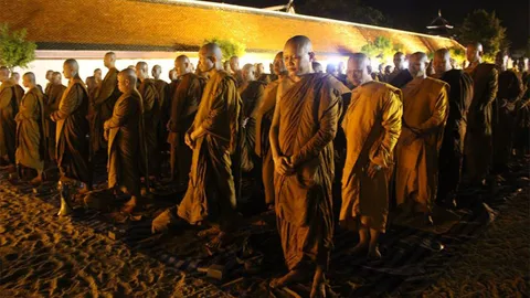 พระสงฆ์ 500 รูป ร่วมพุทธศาสนิกชน ทำบุญถวายเป็นพระราชกุศล พ่อหลวง ร.9 