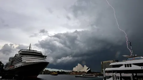 ฝนถล่มลมแรง หอบเกสรดอกไม้ทำคนป่วยหอบหืดพุ่ง! คร่าชีวิตชาวออสซี่แล้ว 8