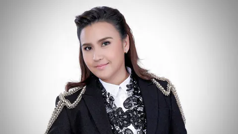 'ปาน ธนพร' นำทีมศิลปินอาสา สร้างบทเพลงธรรมะ 'สืบดินคู่ฟ้า' 