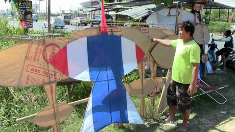 ขายว่าวหน้าหนาว รายได้ดีหลังทํานา