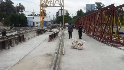 ชาวศรีราชายิ้ม งานซ่อมสะพานเกาะลอยคืบ 20% คาดเสร็จกลางปี 61 ตามแผน