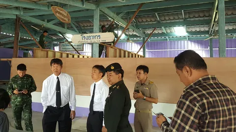 คสช.ส่งทหารช่างเข้าช่วยเหลือโรงเรียนถูกไฟไหม้ที่สุพรรณบุรี