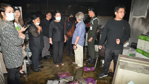 ปลัด ก.แรงงานดูไฟไหม้อาคาร 15ชั้น อึ้ง! ไฟไม่ระคายพระบรมฉายาลักษณ์ ร.9