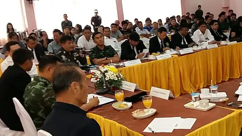 ทหาร-ตร.เรียกสมาคมไร่อ้อยเขต 7 เข้าจัดระเบียบทำMOUรถบรรทุกอ้อย