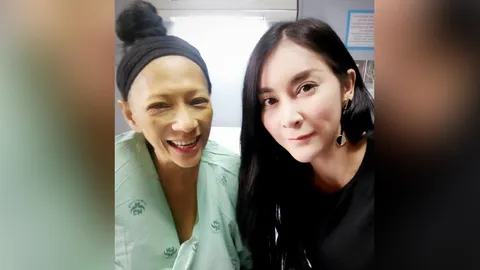 ‘ใหม่’ รุดเยี่ยม ‘แอน-อังคณา’ ป่วยหนัก