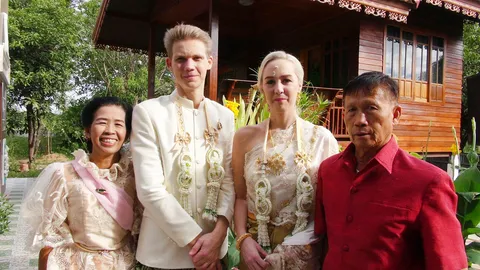 เรารักเมืองไทย หนุ่มสาวชาวสวีเดน ควงแขนจัดงานแต่งแบบไทย ที่สิงห์บุรี