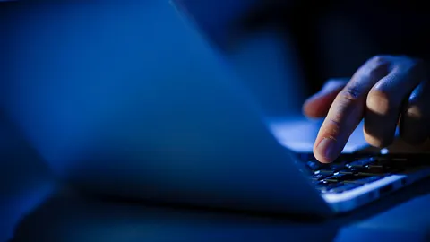 ผอ.ศูนย์ไซเบอร์ ทบ.เตือนระวังแฮกเกอร์โจมตีเว็บไซต์ราชการ