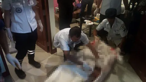 เฒ่ามะกันใช้คัตเตอร์เชือดคอดับในห้องเช่าภูเก็ต คาดเครียดไร้เงินกลับปท.