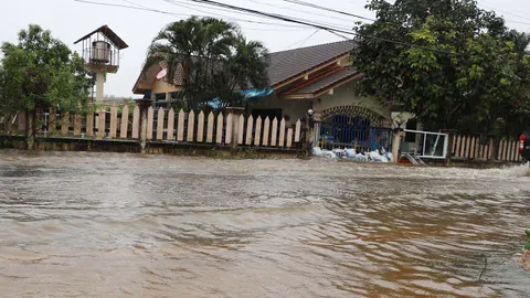 ท่วมอีก อุตุฯเตือนใต้ 8 จว.ฝนหนัก-น้ำทะลัก สงขลาอ่วมซ้ำ