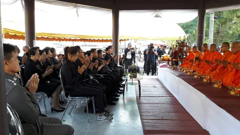 ทำบุญครบรอบ 30 วัน อุทิศให้ 18 ศพ เหยื่อรถทัวร์ตกเหวเขาพลึง 