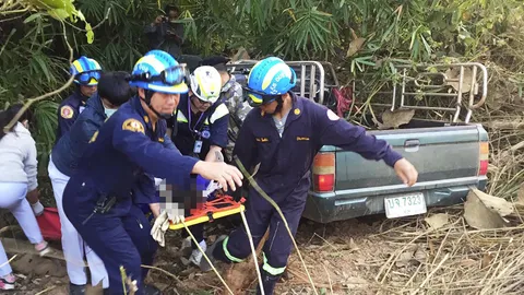 หนุ่มน่าน รับเดินสายไฟงานคอนเสิร์ตการกุศล ขากลับหลับในชนต้นไม้ดับสลด